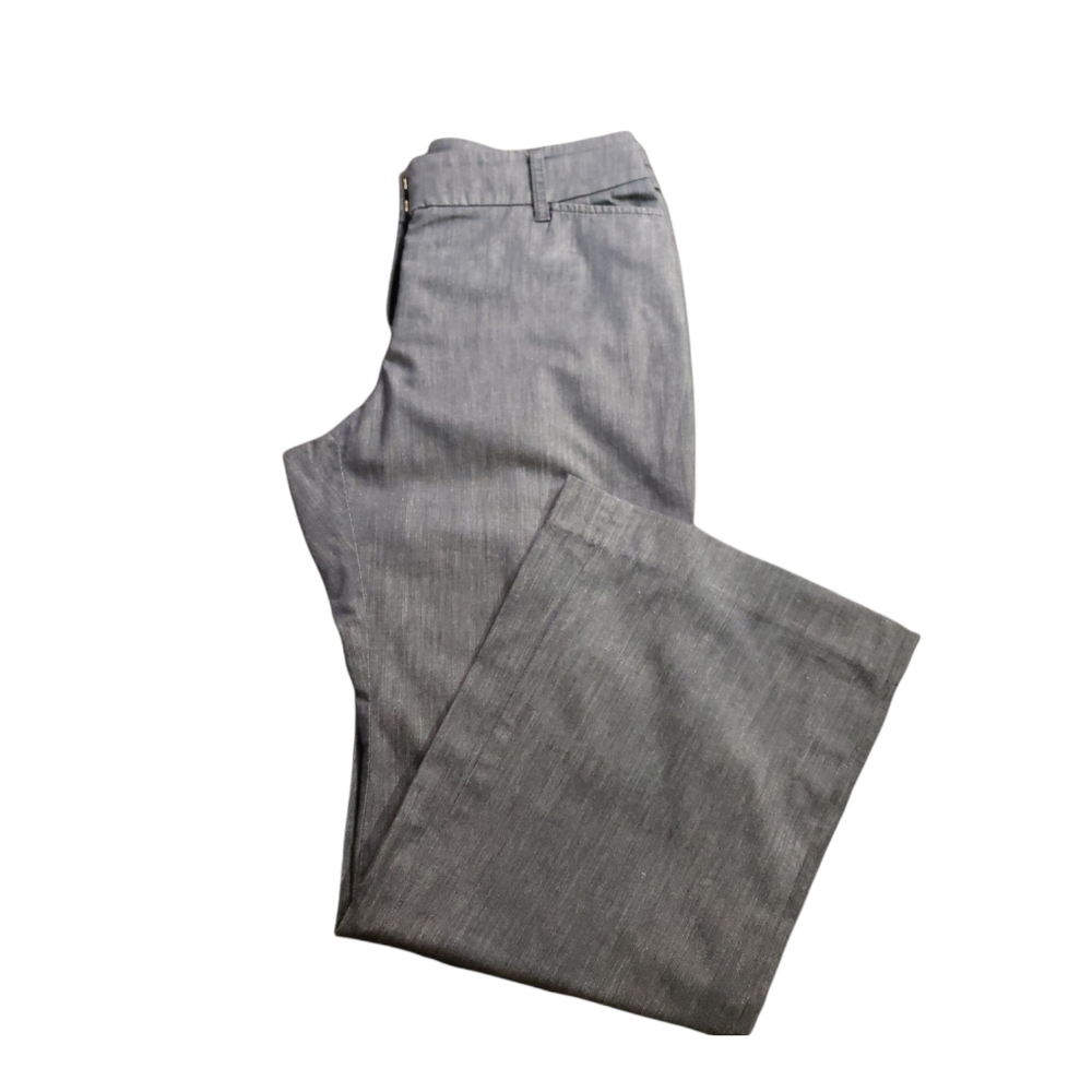 LOFT ANN TAYLOR, womens dress pants size 6P. Wide pant leg.